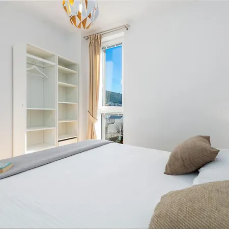 Oyo Deluxe Apartments Dubrovnik Buitenkant foto
